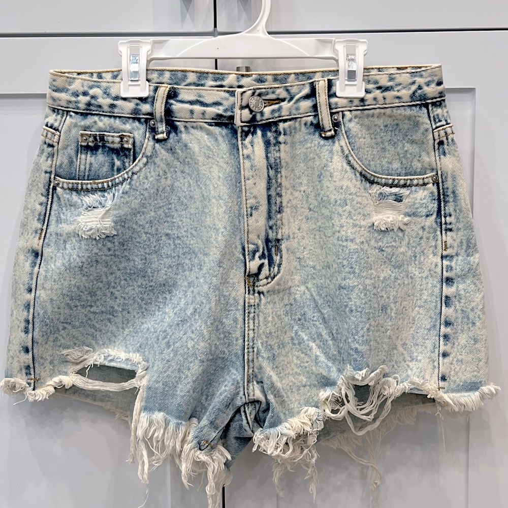 SHEIN Women’s Distressed Denim Shorts Sz L